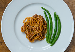 4 tbsps pasta with bolognaise, 1 tablespoon green beans