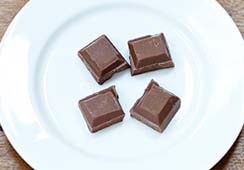 4 squares of milk chocolate