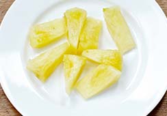 1/2 medium slice of pineapple