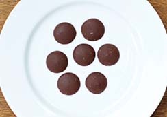 7 small milk chocolate buttons