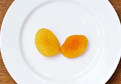 2 dried apricots